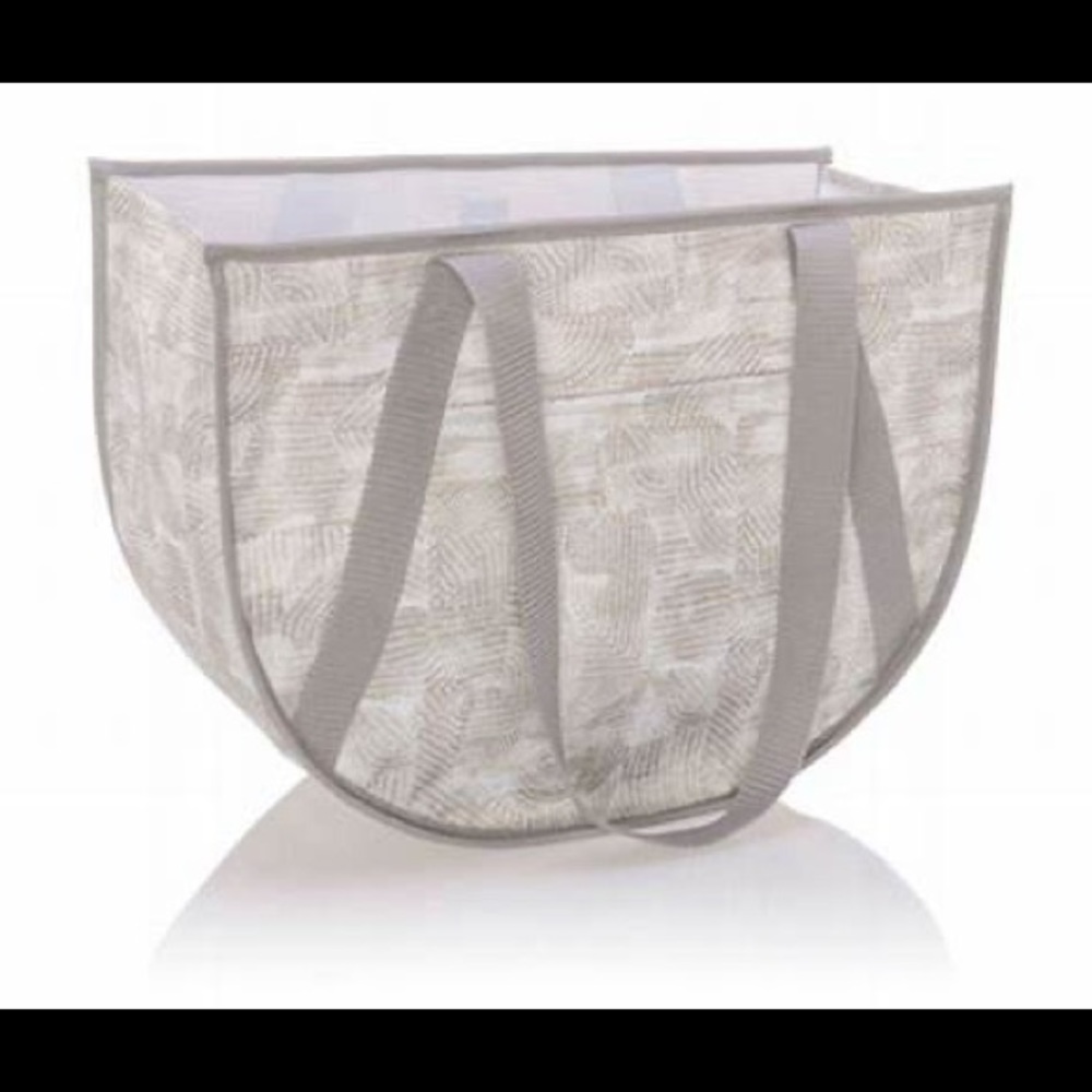 Thirty One - Round Utility Tote in Desert Dash